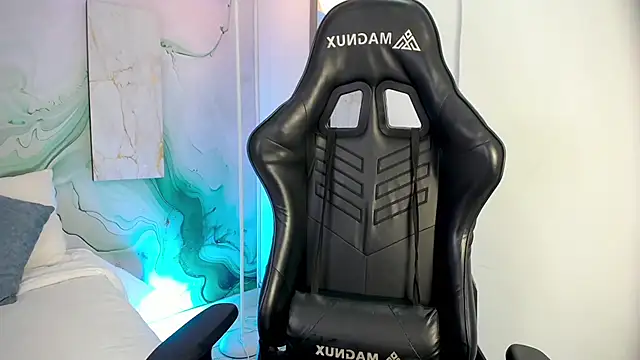 Tayzon Foxxx online show from 29, 3, 2026