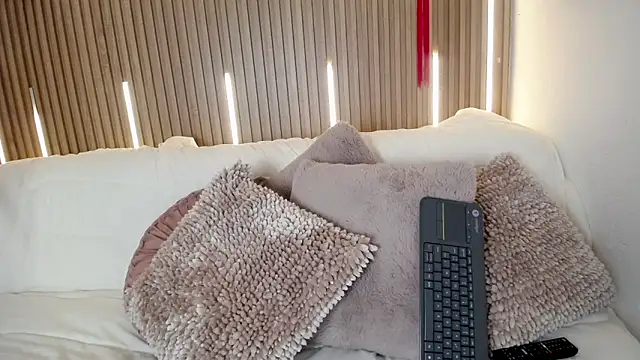 Tayzon Foxxx online show from 18, 4, 2026