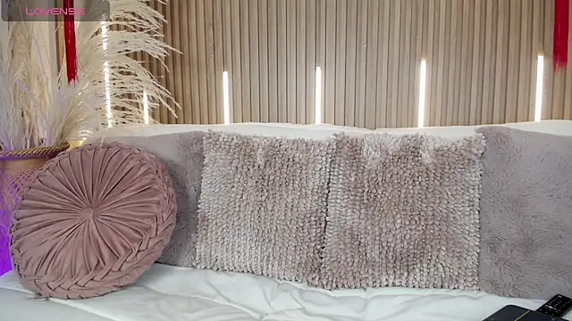 Tayzon Foxxx online show from 22, 4, 2026