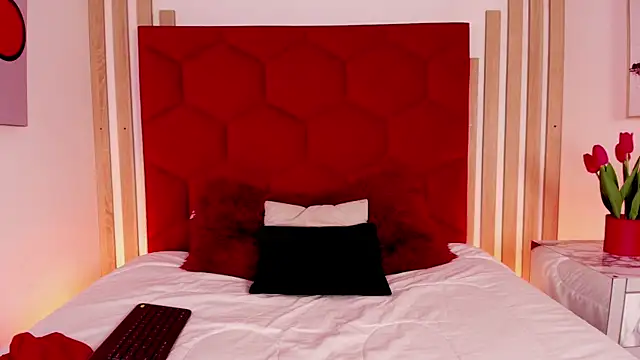 Tayzon Foxxx online show from 23, 7, 2026