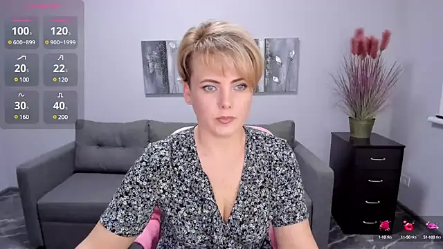 Julia Wilsone online show from 1, 2, 2025