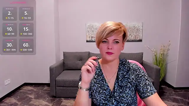 Julia Wilsone online show from 12, 3, 2025