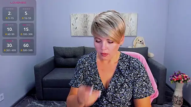 Julia Wilsone online show from 1, 10, 2025