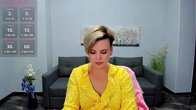 Julia Wilsone online show from 3, 10, 2025