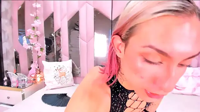 MadisonWood01 online show from 18, 2, 2025