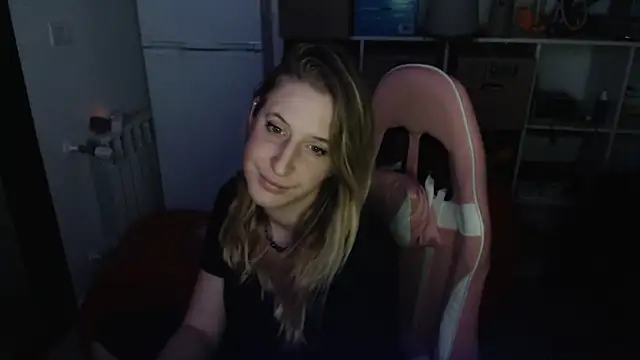 Snapshot of Pinkyladyxxx chatting on 24, 1, 2025 Pinkyladyxxx online show from 24, 1, 2025