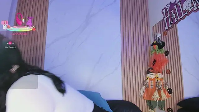 juicy led  online show from 28, 10, 2025