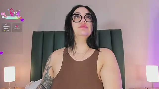 juicy led  online show from 22, 4, 2026