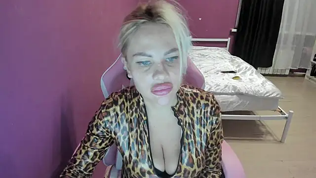 Snapshot of Lika8234 chatting on 19, 9, 2025 Lika8234 online show from 19, 9, 2025