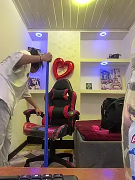  luna torres online show from 18, 4, 2026