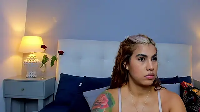 SaraaJhonsonn online show from 24, 9, 2025