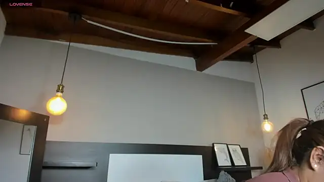 SaraaJhonsonn online show from 25, 3, 2026