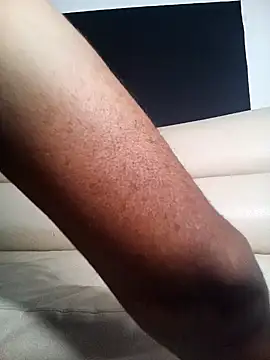 Snapshot of AbbyTomson chatting on 28, 1, 2025 AbbyTomson online show from 28, 1, 2025