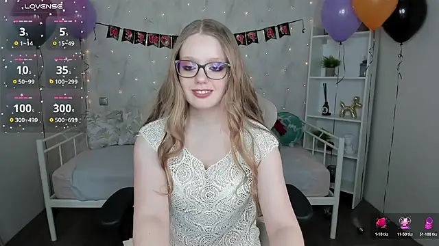 Snapshot of Polly__Cutie chatting on 2, 11, 2025 Polly Cutie online show from 2, 11, 2025