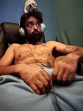 Snapshot of C8L3U chatting on 13, 12, 2024 C8L3U online show from 13, 12, 2024