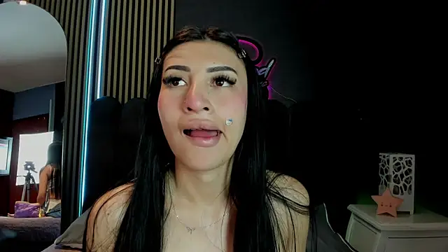 Nicolette ks  online show from 29, 5, 2026