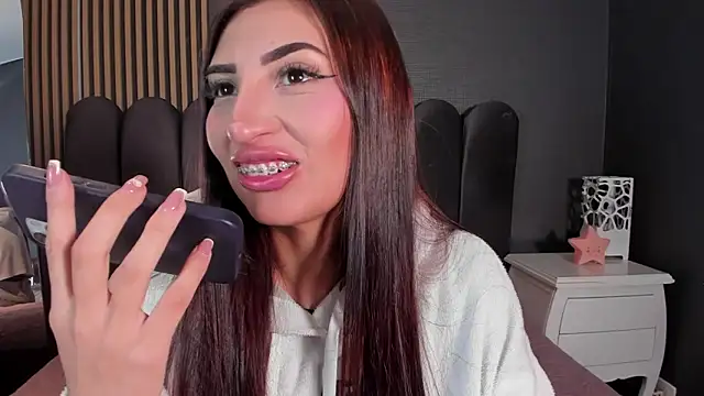 Nicolette ks  online show from 16, 7, 2026