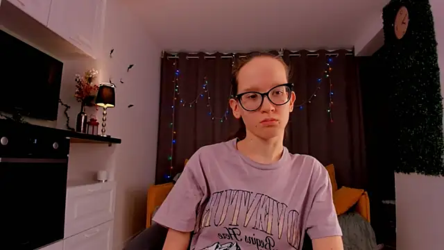 BettyBrowni online show from 3, 2, 2025