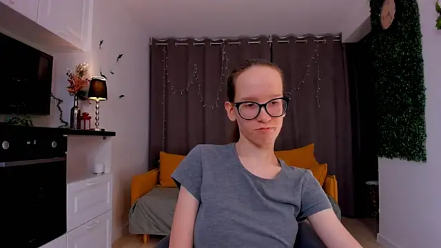 BettyBrowni online show from 7, 2, 2025