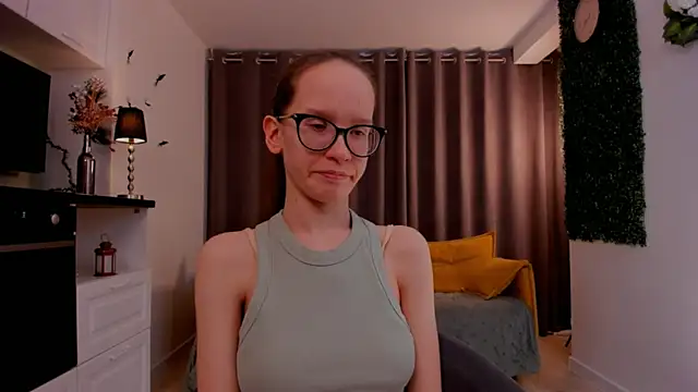 BettyBrowni online show from 3, 3, 2025