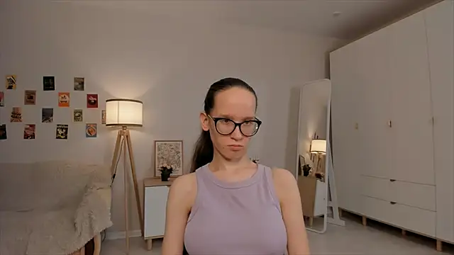 BettyBrowni online show from 10, 3, 2025