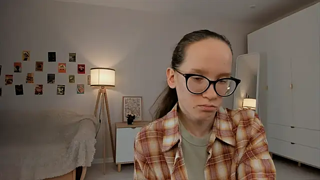 BettyBrowni online show from 17, 3, 2025