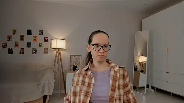 BettyBrowni online show from 18, 3, 2025