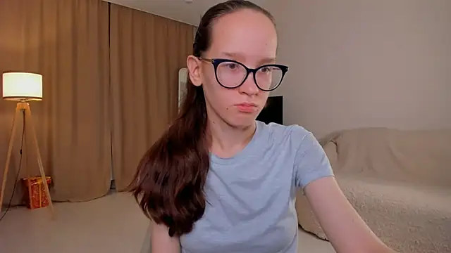 BettyBrowni online show from 4, 10, 2025