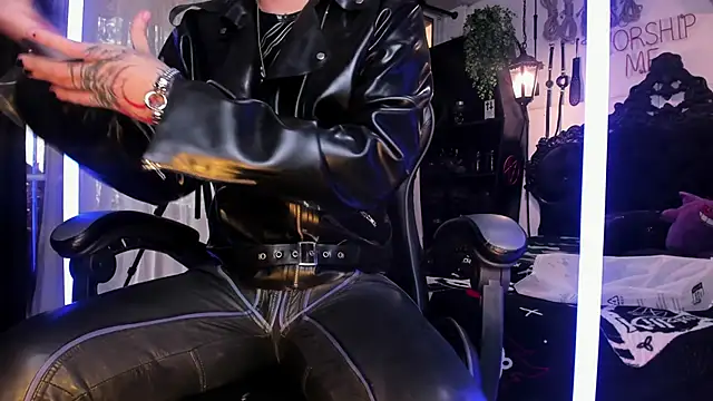 Snapshot of allanhurtss chatting on 6, 12, 2024 allanhurtss online show from 6, 12, 2024