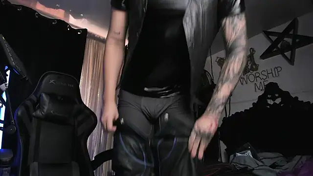 Snapshot of allanhurtss chatting on 25, 12, 2024 allanhurtss online show from 25, 12, 2024