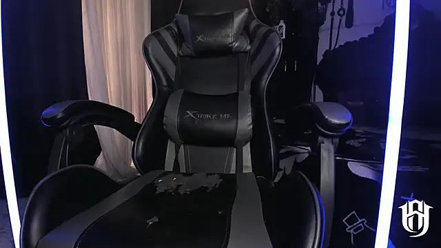 Snapshot of allanhurtss chatting on 31, 12, 2024 allanhurtss online show from 31, 12, 2024