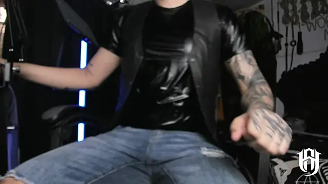 Snapshot of allanhurtss chatting on 1, 1, 2025 allanhurtss online show from 1, 1, 2025