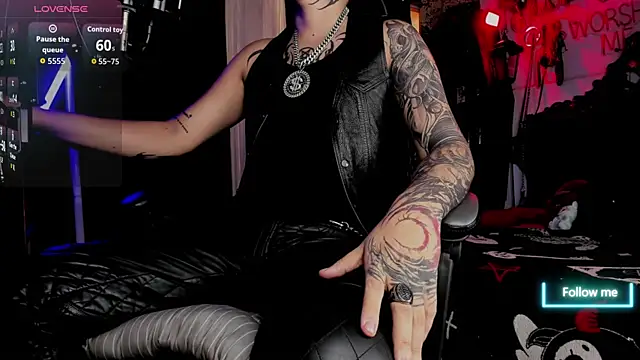 Snapshot of allanhurtss chatting on 21, 10, 2025 allanhurtss online show from 21, 10, 2025