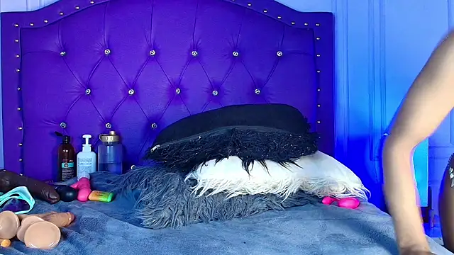 sarah banks1 online show from 28, 7, 2026