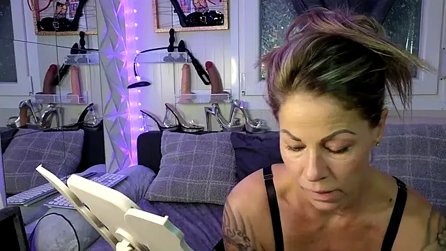 Tatjana Sue online show from 10, 11, 2025