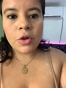 Snapshot of twocurvylatins chatting on 14, 2, 2026 twocurvylatins online show from 14, 2, 2026