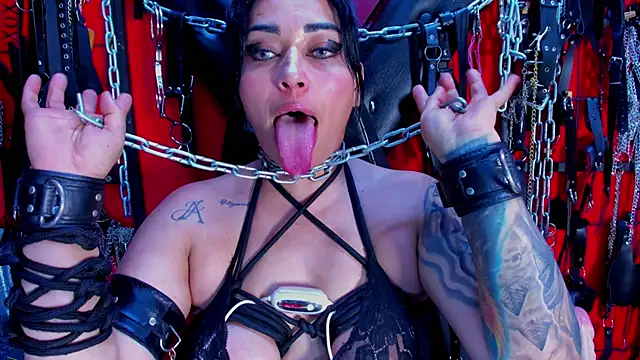 sadistic aradia online show from 13, 2, 2025