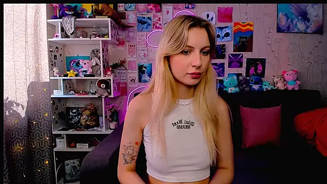 Snapshot of Maria_Hunt chatting on 5, 2, 2025 Maria Hunt online show from 5, 2, 2025