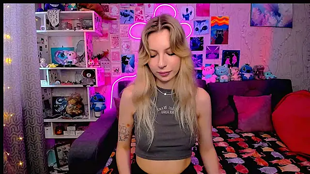 Snapshot of Maria_Hunt chatting on 13, 2, 2025 Maria Hunt online show from 13, 2, 2025