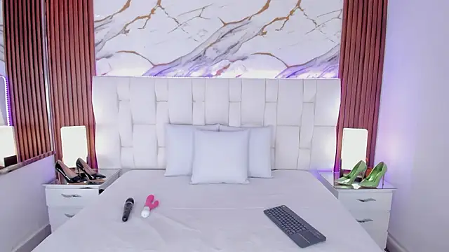 Coco Balenciaga  online show from 7, 2, 2026