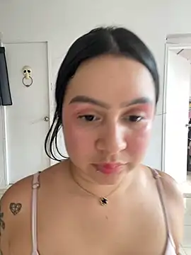 Snapshot of Pretty_Isadora chatting on 4, 2, 2025 Pretty Isadora online show from 4, 2, 2025