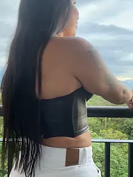 Snapshot of Pretty_Isadora chatting on 4, 12, 2025 Pretty Isadora online show from 4, 12, 2025