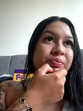 Pretty Isadora online show from 17, 12, 2025