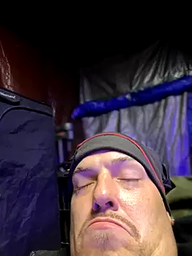 Snapshot of joeycbigcock chatting on 28, 11, 2025 joeycbigcock online show from 28, 11, 2025