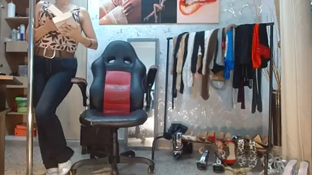 Samantabrown  online show from 25, 4, 2026