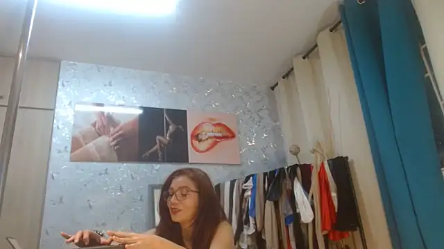 Samantabrown  online show from 16, 6, 2026