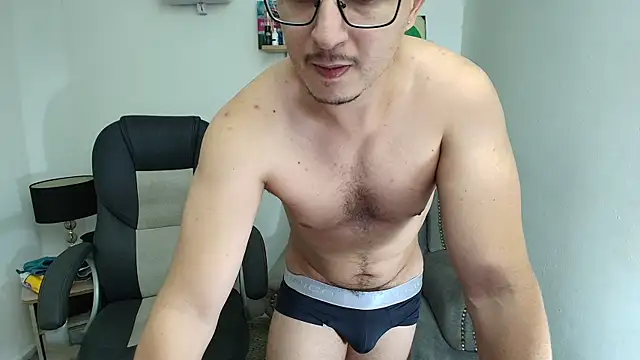 Snapshot of jacob_strokes01 chatting on 15, 12, 2025 jacob strokes01 online show from 15, 12, 2025