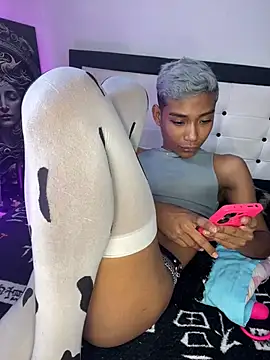 alejo cute online show from 6, 1, 2025