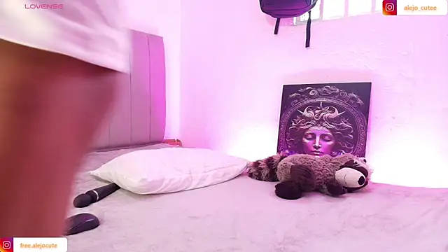 alejo cute online show from 5, 2, 2025