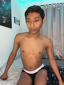 Snapshot of alejo_cute chatting on 24, 5, 2026 alejo cute online show from 24, 5, 2026